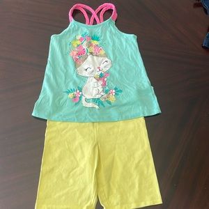 4 for $13 - Girl’s set size 7/8